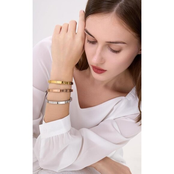 Lightweight 18K Gold Plated Bracelet with Hidden Clasp - Everyday Elegance - Picture 6 of 7